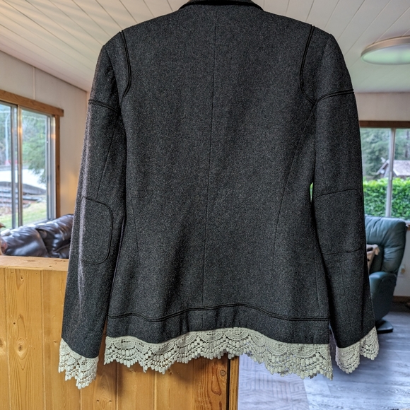 Harvé Benard | Vintage Wool Coat - Picture 5 of 6